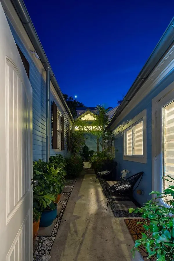 Studio Blue Apartment Key West